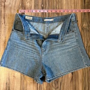 Levi’s high loose shorts